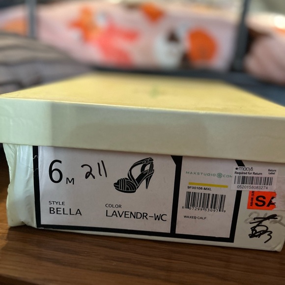 MaxStudio Bella Size 6M Leather Sandal in Lavender - Picture 12 of 16